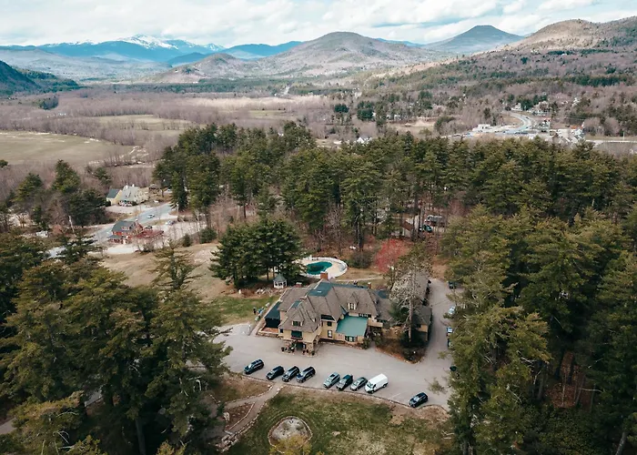 Hotel near College: Stonehurst Manor Breakfast & Dinner Included